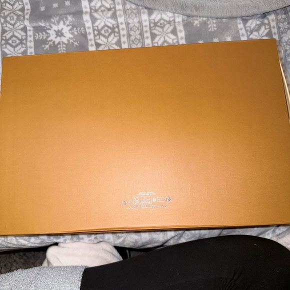 Carmel Hobo Mahina Leather Hobo Shoulder Bag - Picture 11 of 12